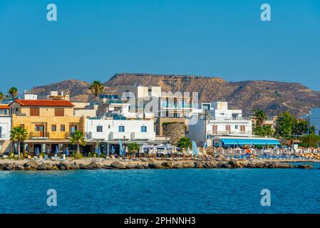 Vue sur le port de Kardamena sur l'île de Kos en Grèce. Banque D'Images