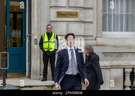 Londres royaume-uni 29th mars 2023 Alex Burghart député de Brehwoood est vu quitter le bureau du cabinet whitehall Londres crédit RichardLincoln/Alay Live News Banque D'Images