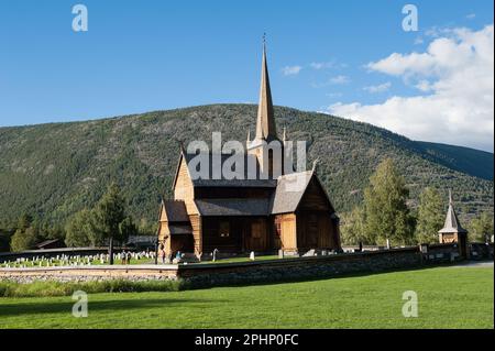 Église LOM Stave, municipalité de Fossbergom, comté d'Innlandet, Norvège Banque D'Images