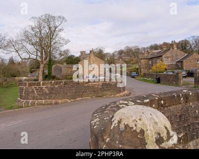 Stone Bridge over Downham beck Downham, Lancashire, Royaume-Uni, Banque D'Images