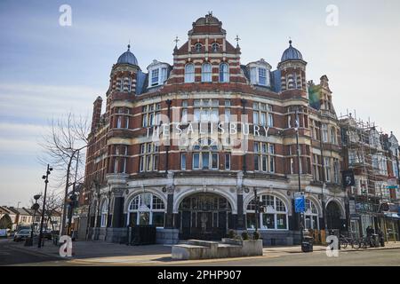 The Salisbury Hotel, Green Lanes, Harringay Ladder, London Borough of Haringey, Angleterre, Royaume-Uni. Banque D'Images