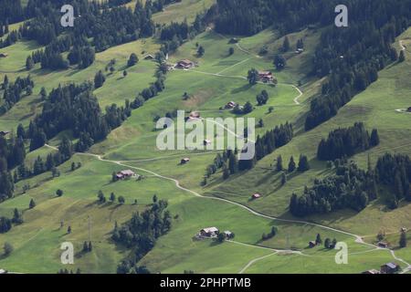 Paysage rural à Gsteig BEI Gstaad, Suisse. Banque D'Images