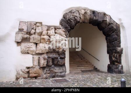 Les vestiges de la tour est de la Porta Praetoria de l'époque romaine, Regensburg, Bavière, Bayern, Allemagne, Europe, site du patrimoine mondial de l'UNESCO Banque D'Images