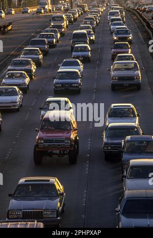Historique 1990 L'HEURE DE POINTE LE CENTRE-VILLE DE Interstate 110 HARBOR FREEWAY LOS ANGELES CALIFORNIA USA Banque D'Images