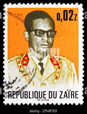 MOSCOU, RUSSIE - 25 MARS 2023 : le timbre-poste imprimé au Zaïre montre le président Joseph D. Mobutu, série, vers 1973 Banque D'Images