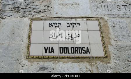 L'inscription sur le mur, VIA DOLOROSA, chemin douloureux, un panneau de rue à Jérusalem, Israël Banque D'Images