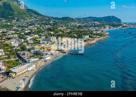 Spiaggia di San Francesco près de Forli, Ischia, Italie. Banque D'Images