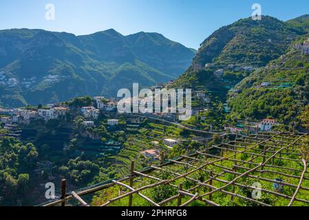 Vallée de la Valle delle Ferriere sur la côte amalfitaine en Italie. Banque D'Images