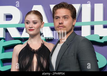 Madrid, Espagne. 29th mars 2023. L'acteur AMÉRICAIN Dylan Sprouse et l'actrice Virginia Gardner assistent à la première de 'Maravilloso Desastre' à Cines Callao à Madrid. Crédit : SOPA Images Limited/Alamy Live News Banque D'Images