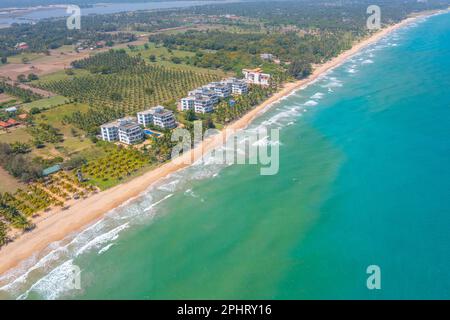 Vue aérienne de la plage de Nilaveli au Sri Lanka. Banque D'Images