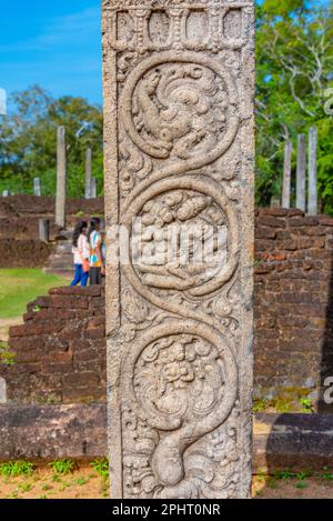 Sculptures en pierre sur le quadrilatère des ruines de Polonnaruwa, Sri Lanka. Banque D'Images