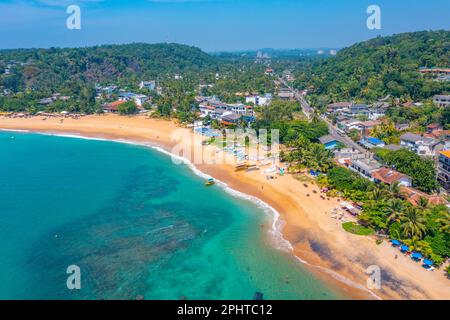 Vue aérienne de la plage d'Uniwatuna au Sri Lanka. Banque D'Images
