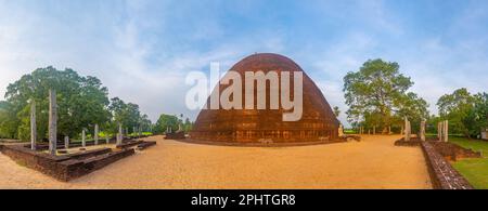 Sandagiri dagaba à Tissamaharama, Sri Lanka. Banque D'Images