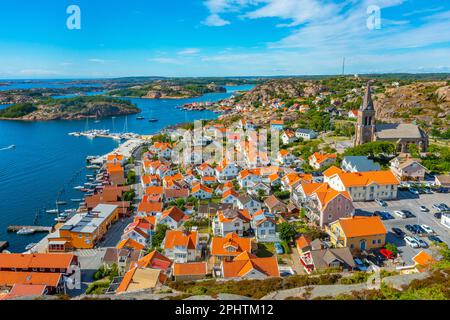 Vue panoramique sur la ville suédoise de Fjällbacka. Banque D'Images