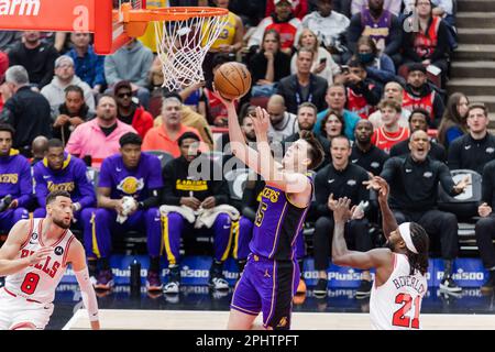 Chicago, États-Unis. 29th mars 2023. Chicago, Etats-Unis, 29 mars 2023: Austin Reaves (15 Los Angeles Lakers) tente une mise à pied pendant le match entre les Chicago Bulls et Los Angeles Lakers le mercredi 29 mars 2023 au Centre Uni, Chicago, Etats-Unis. (PAS D'UTILISATION COMMERCIALE) (Shaina Benhiyoun/SPP) crédit: SPP Sport Press photo. /Alamy Live News Banque D'Images