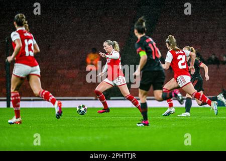 Stina Blackstenius (25) d'Arsenal photographié lors d'un match de football féminin entre Arsenal et Bayern Munchen dans le quart de finale de la Ligue des Champions de la saison 2022 - 2023 , le jeudi 29 mars 2023 à Londres , Angleterre . PHOTO SPORTPIX | Stijn Audooren Banque D'Images