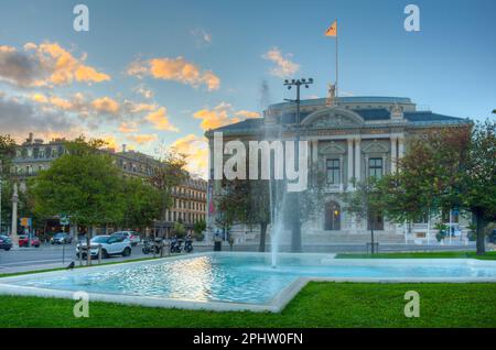 Coucher de soleil du Grand Théâtre à genève, Suisse. Banque D'Images