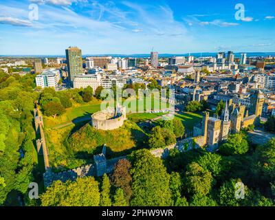 Vue panoramique sur le château de Cardiff au pays de Galles. Banque D'Images