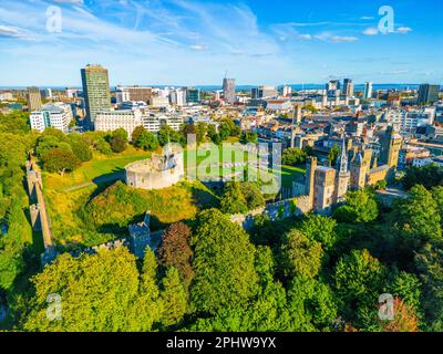 Vue panoramique sur le château de Cardiff au pays de Galles. Banque D'Images