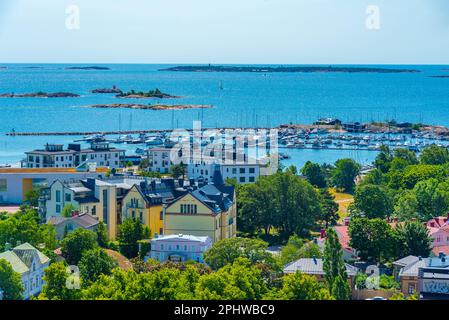 Vue aérienne du port de Hanko, Finlande, par beau temps. Banque D'Images