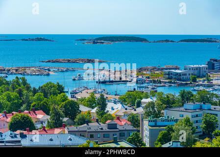 Vue aérienne du port de Hanko, Finlande, par beau temps. Banque D'Images