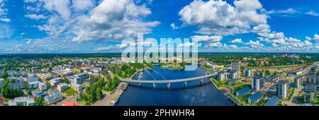 Rive de pielisjoki à Joensuu en Finlande. Banque D'Images