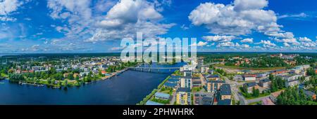 Rive de pielisjoki à Joensuu en Finlande. Banque D'Images