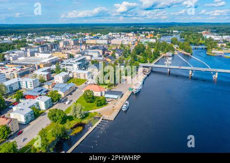 Rive de pielisjoki à Joensuu en Finlande. Banque D'Images