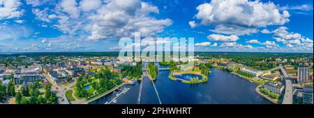 Rive de pielisjoki à Joensuu en Finlande. Banque D'Images