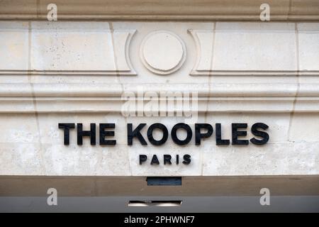 Signe commercial d'un magasin The Kooples, une marque française de vêtements pour hommes et femmes créée en 2008 Banque D'Images