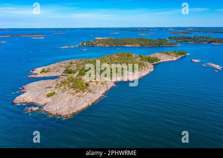 Îlots Rocheuses formant l'archipel des Aland en Finlande. Banque D'Images