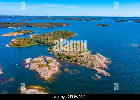 Îlots Rocheuses formant l'archipel des Aland en Finlande. Banque D'Images