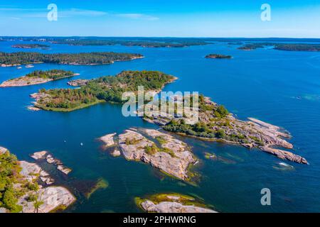 Îlots Rocheuses formant l'archipel des Aland en Finlande. Banque D'Images