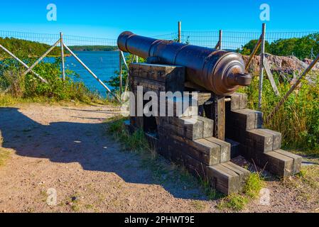 Canons à la forteresse de Bomarsund dans les îles Aland en Finlande. Banque D'Images