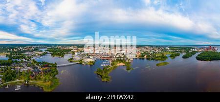 Vue panoramique sur la ville finlandaise d'Oulu Banque D'Images