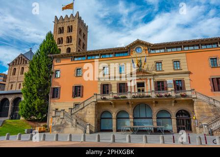 Hôtel de ville dans la vieille ville de Ripoll, Espagne. Banque D'Images