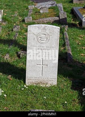 La tombe du sergent de vol K P Barber dans le cimetière de Milton Road à Weston-super-Mare, Royaume-Uni Banque D'Images