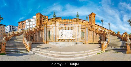 Escalier Escalinata del Ovalo dans la ville espagnole de Teruel. Banque D'Images