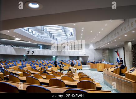 LA HAYE - Henk Nijboer (PvdA) lors d'un débat à la Chambre des représentants sur le fait de ne pas réaliser les ambitions de construction de logements. ANP REMKO DE WAAL pays-bas hors - belgique hors Banque D'Images