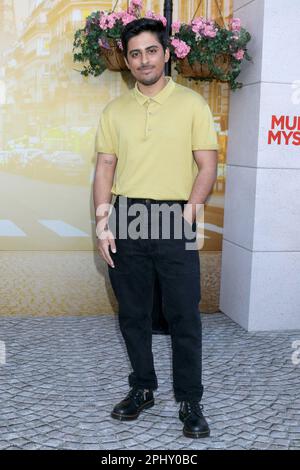 28 mars 2023, Westwood, CA, Etats-Unis: LOS ANGELES - MAR 28: Karan Brar at Murder Mystery 2 première au Village Theatre on 28 mars 2023 à Westwood, CA (Credit image: © Kay Blake/ZUMA Press Wire) USAGE ÉDITORIAL SEULEMENT! Non destiné À un usage commercial ! Banque D'Images