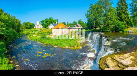 Keila-Joa Manor et Keila juga cascade en Estonie. Banque D'Images