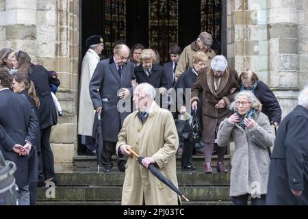 Edingen, Belgique. 30th mars 2023. Les gens assistent aux funérailles du comte Raoul d'Udekem d'Acoz, ancien membre du conseil municipal de Herne et politicien CD&V, et oncle de la reine de Belgique, à Enghien - Edingen, le jeudi 30 mars 2023. Il est mort à l'âge de 87 ans. BELGA PHOTO NICOLAS MATERLINCK crédit: Belga News Agency/Alay Live News Banque D'Images