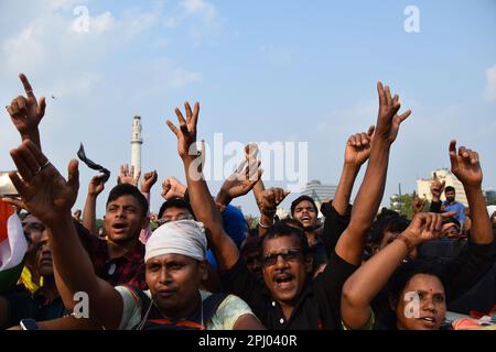 Kolkata, Bengale occidental, Inde. 29th mars 2023. Les partisans du Congrès Trinamool (TMC) réagissent lors d'une réunion publique d'Abhishek Banerjee, député et secrétaire général national du Congrès Trinamool (TMC). (Credit image: © Biswarup Ganguly/Pacific Press via ZUMA Press Wire) USAGE ÉDITORIAL SEULEMENT! Non destiné À un usage commercial ! Banque D'Images