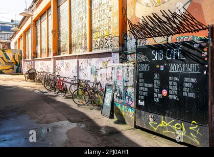 Skate Hall, site RAW, anciens travaux de réparation de Reichsbahn, Friedrichshain, Berlin, Allemagne Banque D'Images