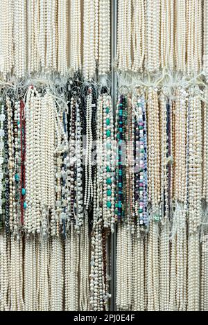 Colliers en pierres précieuses, perles, coraux, stand de Kunar Gems, Inhorgenta, salon des montres bijoux pierres précieuses, luxe, Munich Banque D'Images