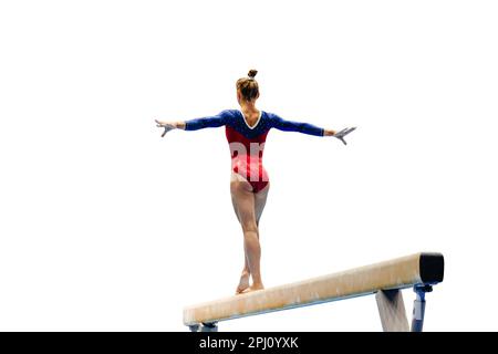 arrière athlète féminine de gymnaste équilibre sur balance poutre gymnastique sur fond blanc, sports dans les jeux d'été Banque D'Images