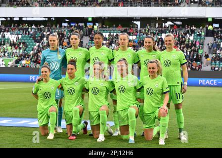 Wolfsburg, Allemagne. 30th mars 2023. Wolfsburg, Allemagne. 30 mars 2023: L'équipe VfL Wolfsburg pose lors du quart de finale de la Ligue des champions des femmes - VFL Wolfsburg / Paris Saint-Germain - Volkswagen Arena. Wolfsburg, Allemagne. (Ryan Sleiman /SPP) crédit: SPP Sport Press photo. /Alamy Live News Banque D'Images