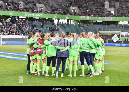 Wolfsburg, Allemagne. 30th mars 2023. Wolfsburg, Allemagne. 30 mars 2023 : l'équipe VfL Wolfsburg lors du quart de finale de la Ligue des champions des femmes - VFL Wolfsburg / Paris Saint-Germain - Volkswagen Arena. Wolfsburg, Allemagne. (Ryan Sleiman /SPP) crédit: SPP Sport Press photo. /Alamy Live News Banque D'Images