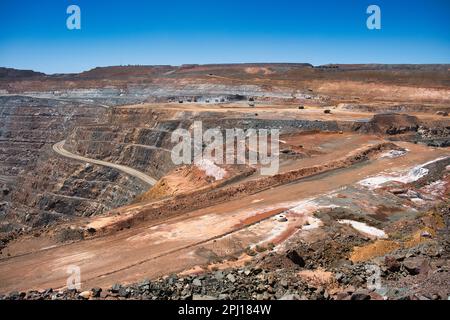 Le Super Pit ou Fimiston Open Pit, la plus grande mine d'or à ciel ouvert d'Australie, à Kalgoorlie, en Australie occidentale Banque D'Images
