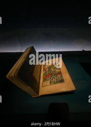 Paris, France - 02 19 2023 : Musée du Louvre. Splendeurs des oasis de l'Ouzbékistan Banque D'Images